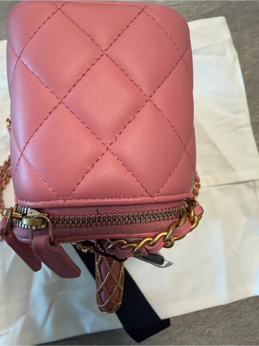 Lambskin Quilted Metal Twist Small Top Handle Vanity Case With Chain Pink. - Picture 6 of 8